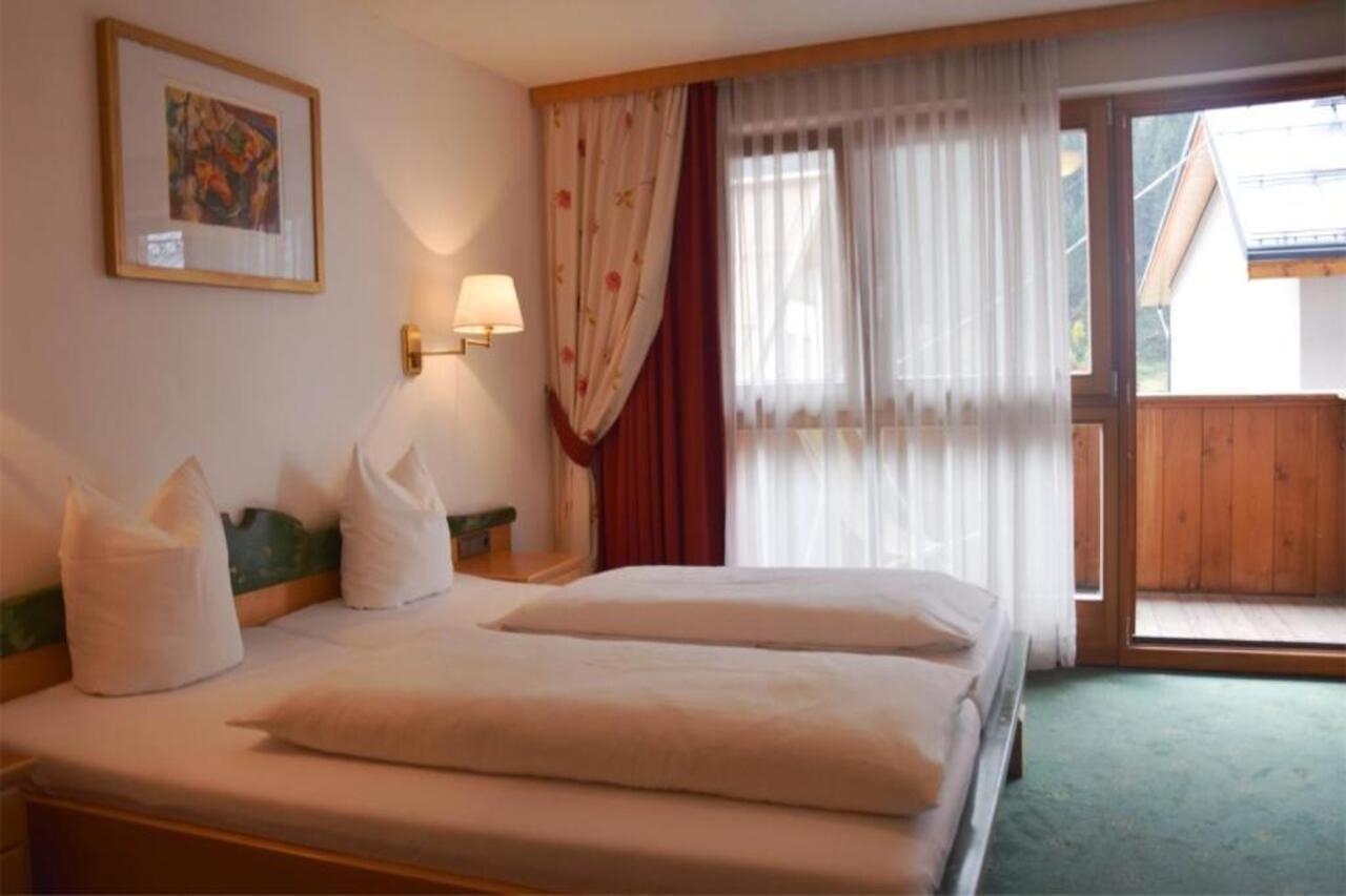 Berghotel Basur - Das Schihotel Am Arlberg Флирш Экстерьер фото