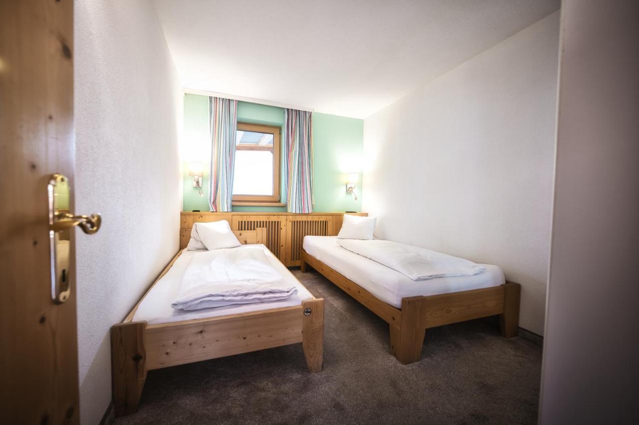 Berghotel Basur - Das Schihotel Am Arlberg Флирш Экстерьер фото