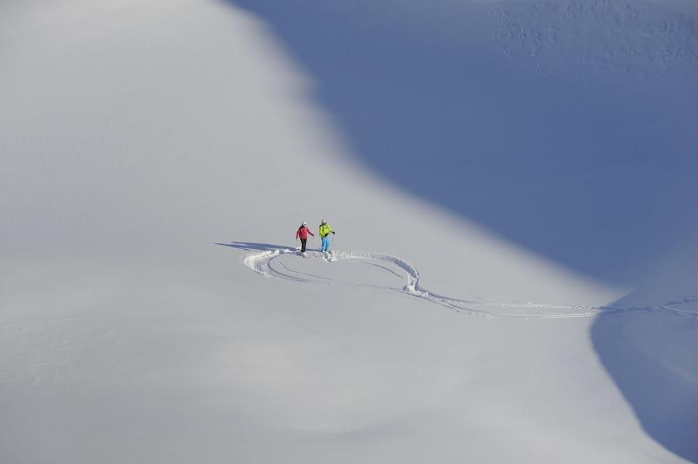 Berghotel Basur - Das Schihotel Am Arlberg Флирш Экстерьер фото