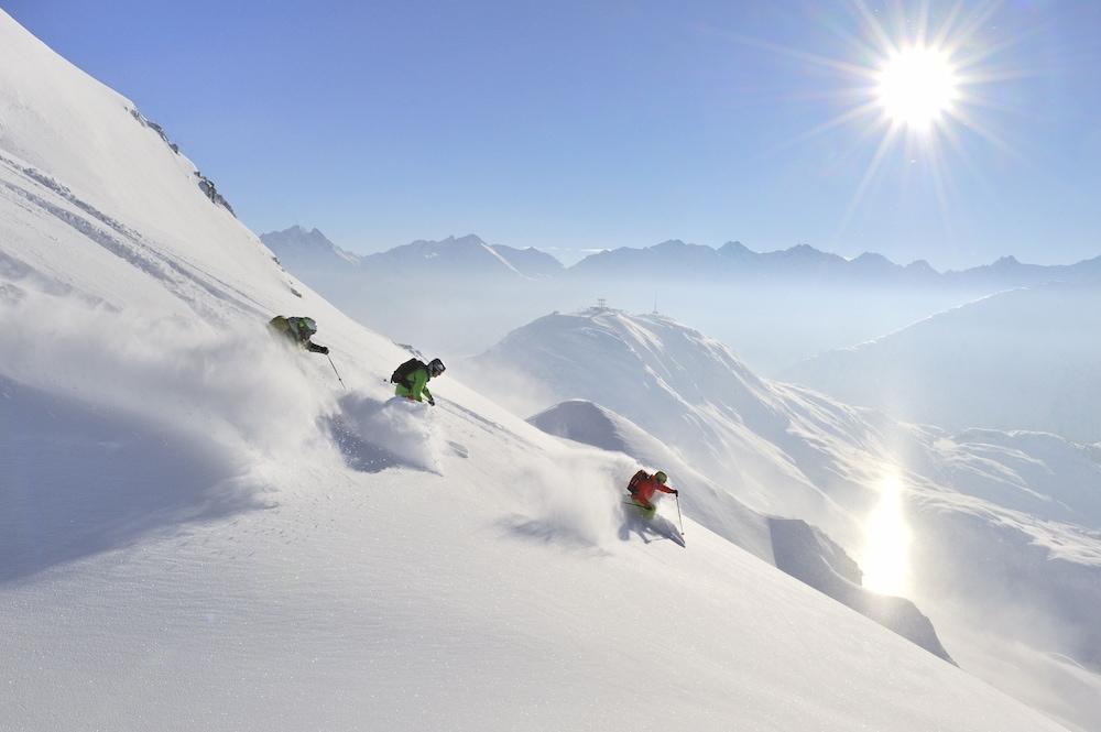 Berghotel Basur - Das Schihotel Am Arlberg Флирш Экстерьер фото