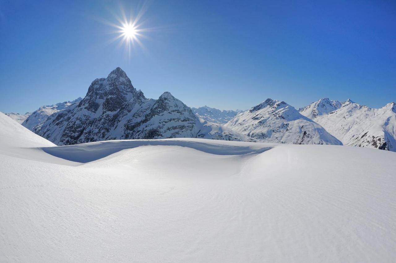 Berghotel Basur - Das Schihotel Am Arlberg Флирш Экстерьер фото